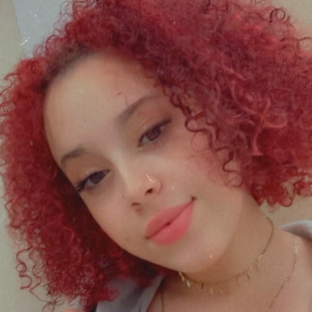 Meet your Posher, Valeria